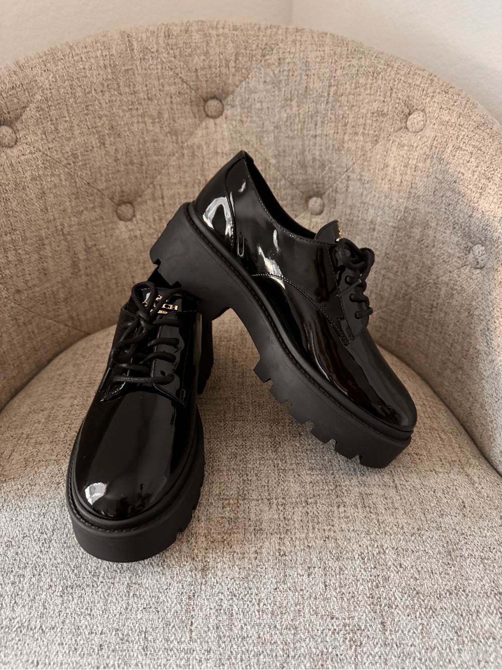 Coach Women's Black Patent Lace-Up Platform loafers size 6.5 NWOT